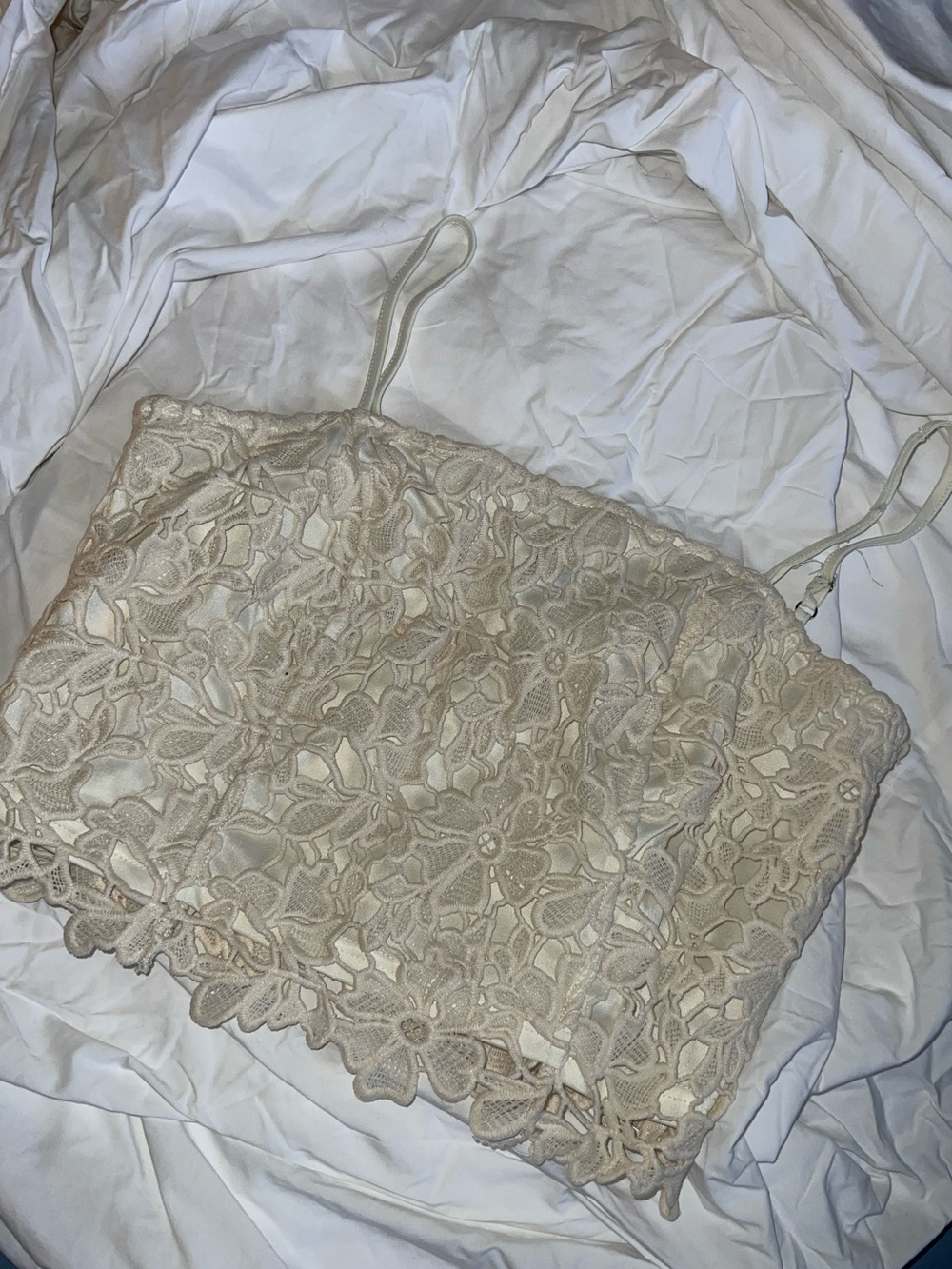 She + Sky Cream Lace Cropped Cami